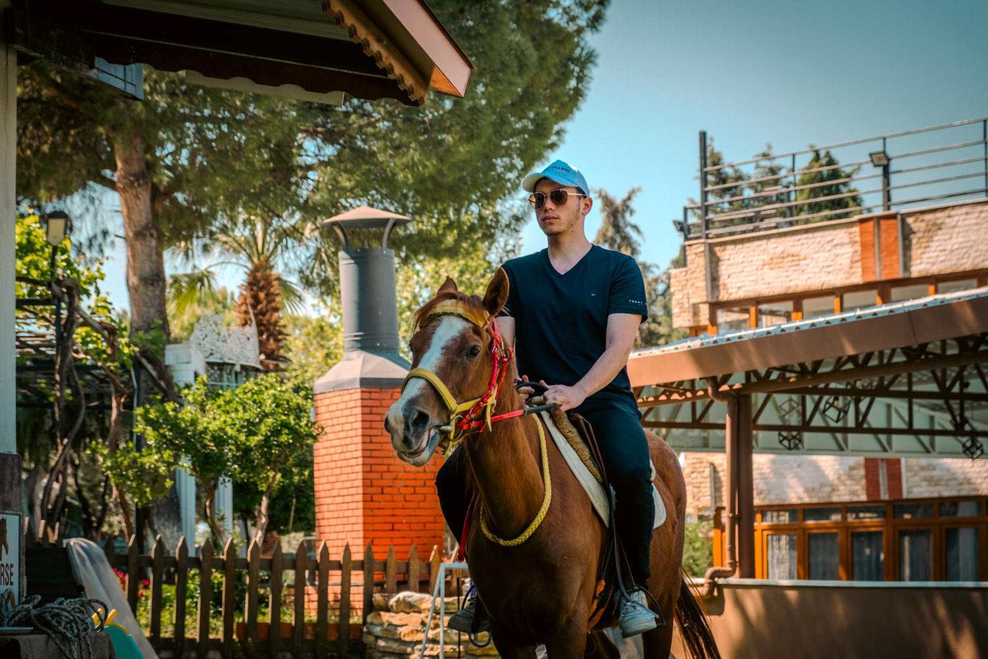 Apollon Garden Pamukkale Hotel เดนิซลี ภายนอก รูปภาพ